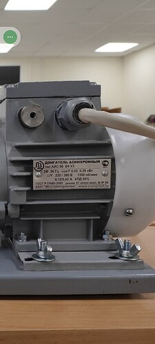 s3u47M0_VR0